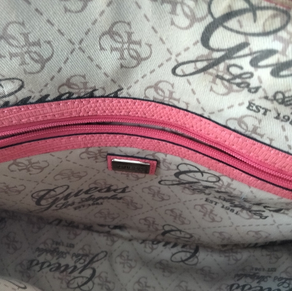 Guess - Picture 13 of 16